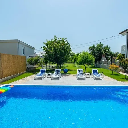 Villa King's Garden *
