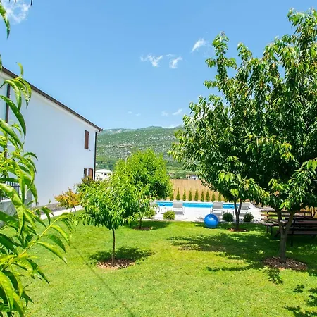 Villa King's Garden *
