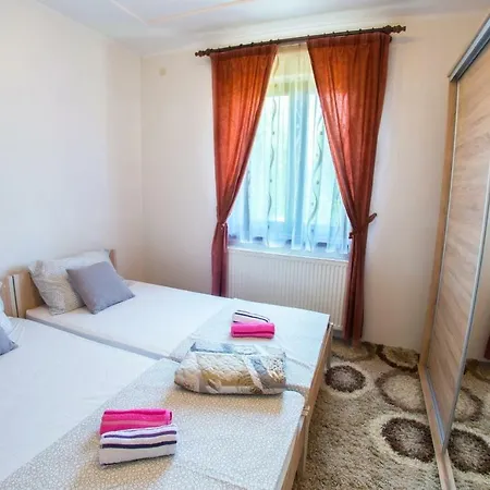 King's Garden Villa *