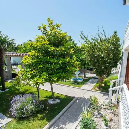 Villa King's Garden *